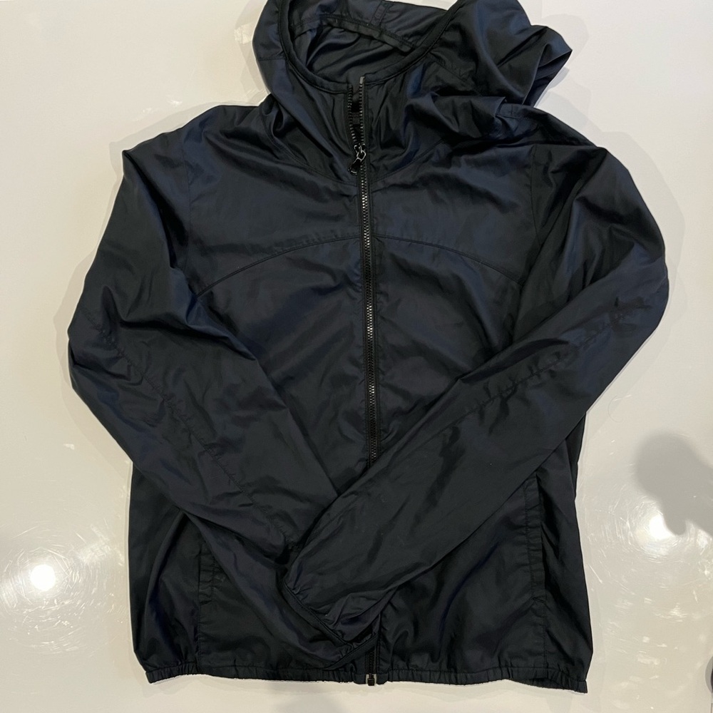CLOSING SALE 
UNIQLO Women’s Ultra Lightweight Windbreaker Jacket